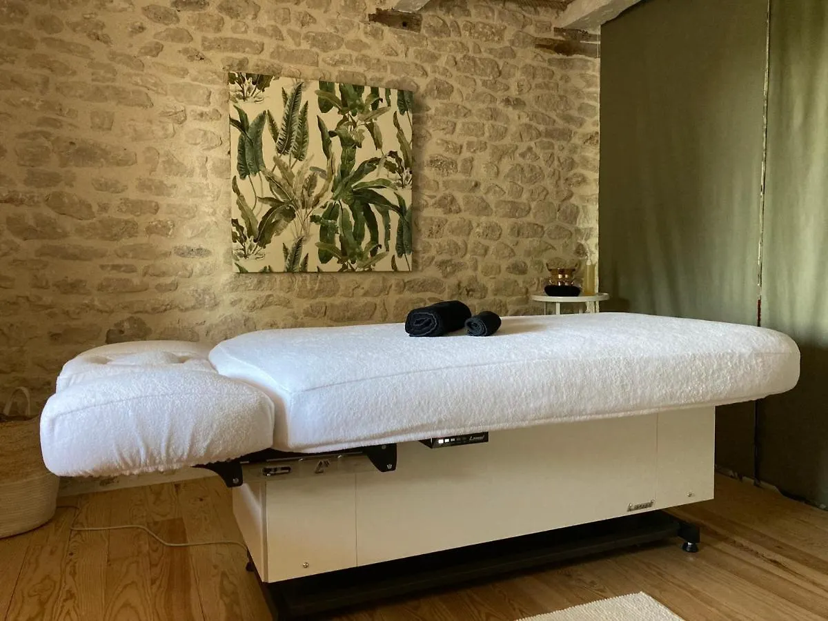 Le Gite Du Souffle Des Anges Sauveterre  Guest house