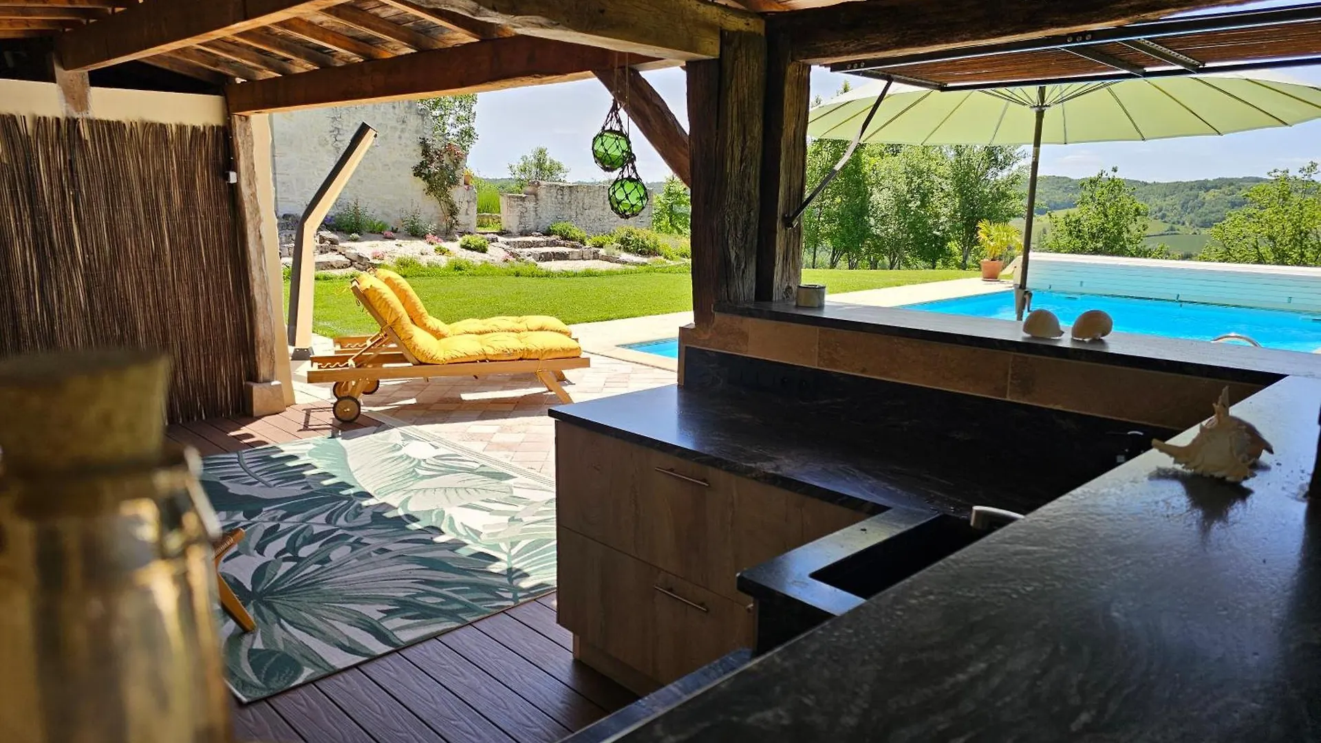 Le Gite Du Souffle Des Anges Sauveterre  Guest house